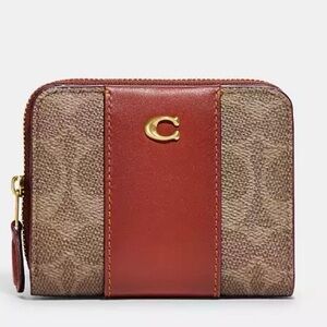 Coach Essential Billfold Wallet In Colorblock Signature Canvas/ Leather